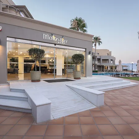 Molos Bay Hotell 4*