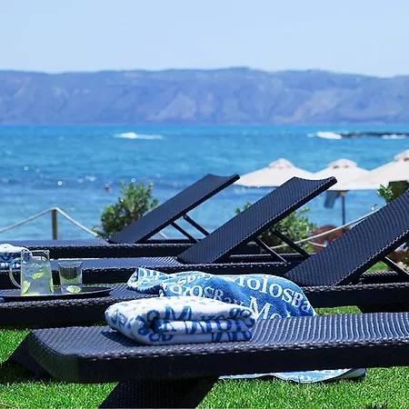 Molos Bay فندق 4*