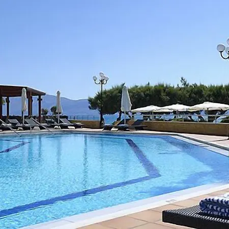 Molos Bay فندق 4*