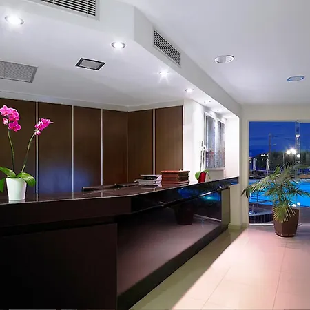 Molos Bay Hotel 4*