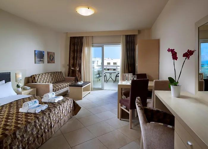 Hotel Molos Bay 4*