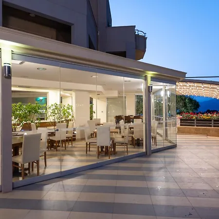 Hotel Molos Bay 4*