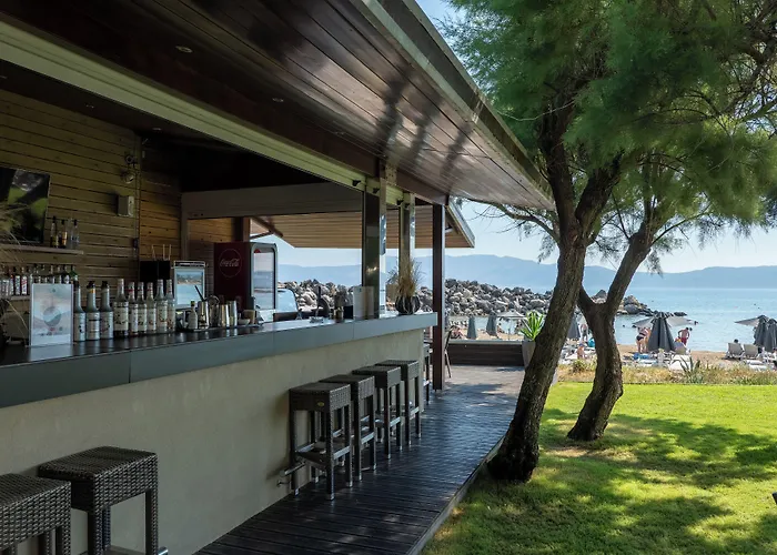 Ξενοδοχείο Molos Bay 4*