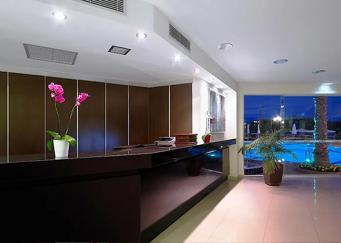 Molos Bay Ξενοδοχείο 4*